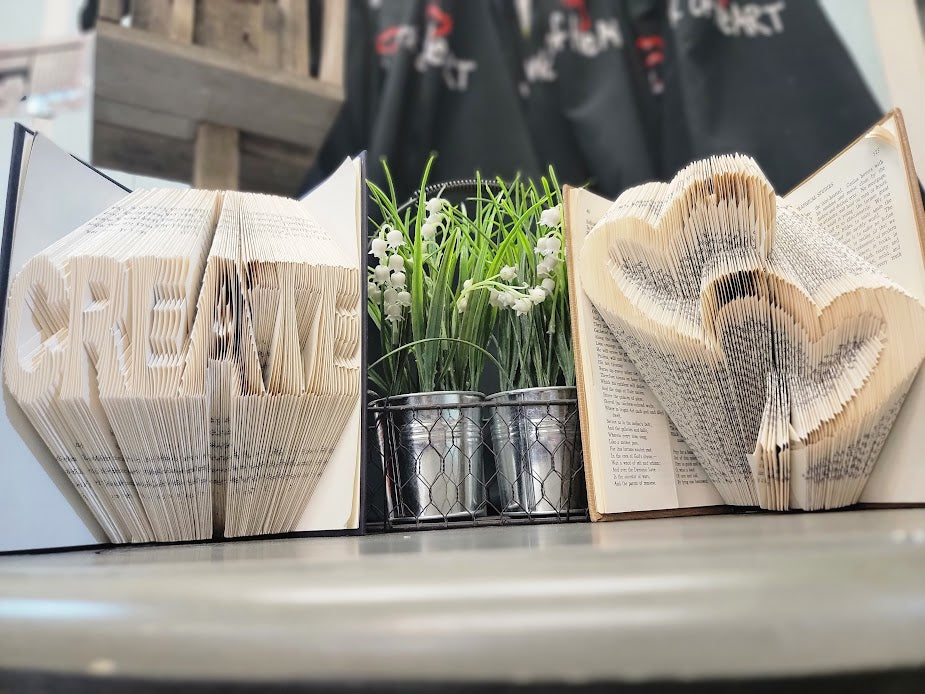 📚 Book Folding